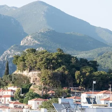 Cozy Flat On The Main Square, 10min To The Sea *