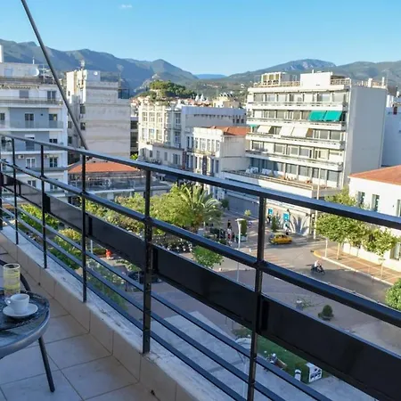 Cozy Flat On The Main Square, 10min To The Sea * Calamata