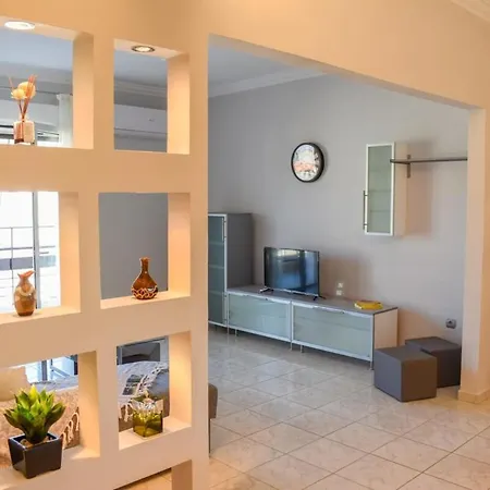 Cozy Flat On The Main Square, 10min To The Sea * Kalamata