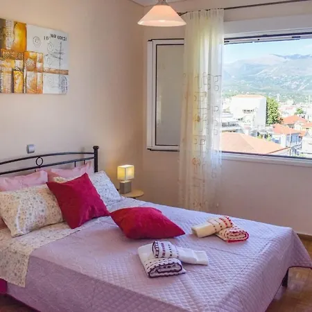 Cozy Flat On The Main Square, 10min To The Sea