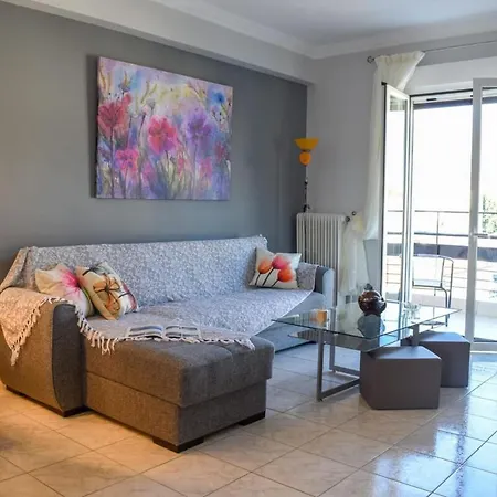 Cozy Flat On The Main Square, 10min To The Sea * Kalamata