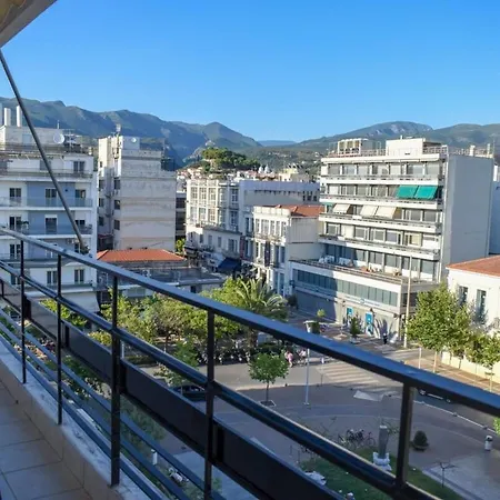 Cozy Flat On The Main Square, 10min To The Sea Casa de Férias *