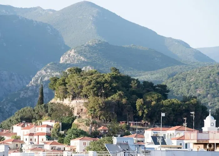 Cozy Flat On The Main Square, 10min To The Sea *