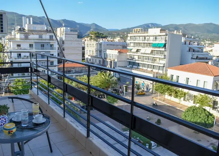 Cozy Flat On The Main Square, 10min To The Sea * Kalamáta