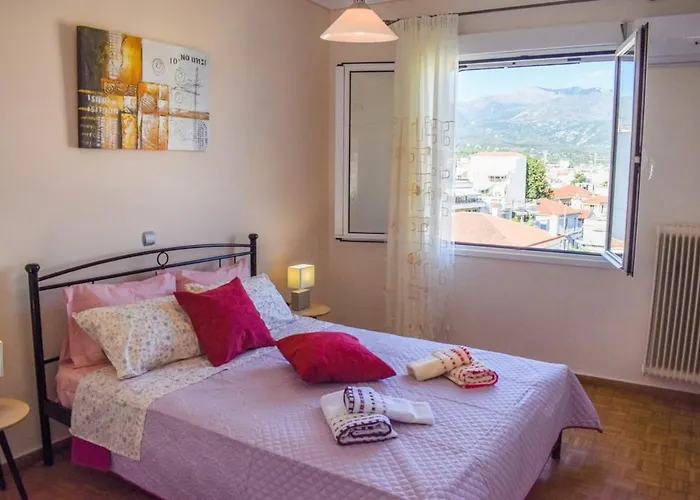 Cozy Flat On The Main Square, 10min To The Sea