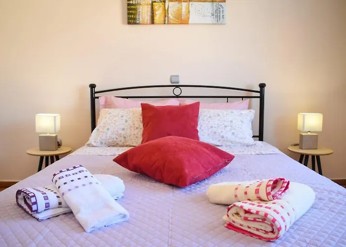 Cozy Flat On The Main Square, 10min To The Sea Vakantiehuis