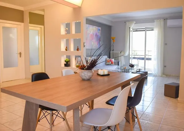 Vakantiehuis Cozy Flat On The Main Square, 10min To The Sea *