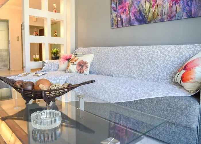 Cozy Flat On The Main Square, 10min To The Sea *