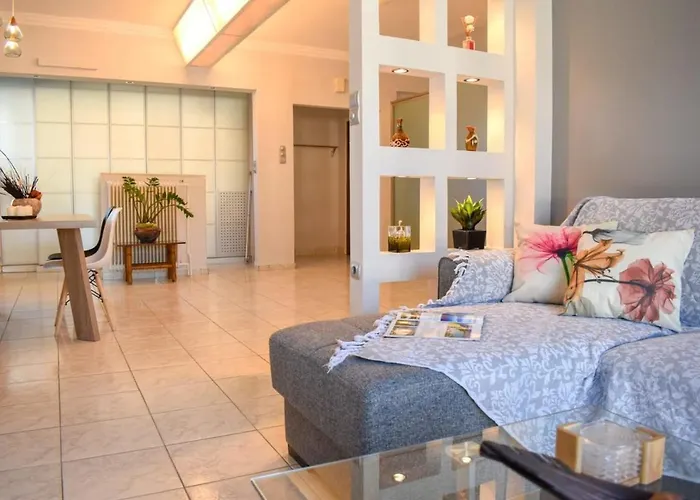 Cozy Flat On The Main Square, 10min To The Sea