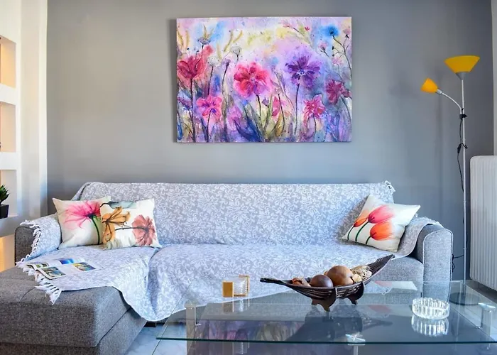 Cozy Flat On The Main Square, 10min To The Sea Vakantiehuis